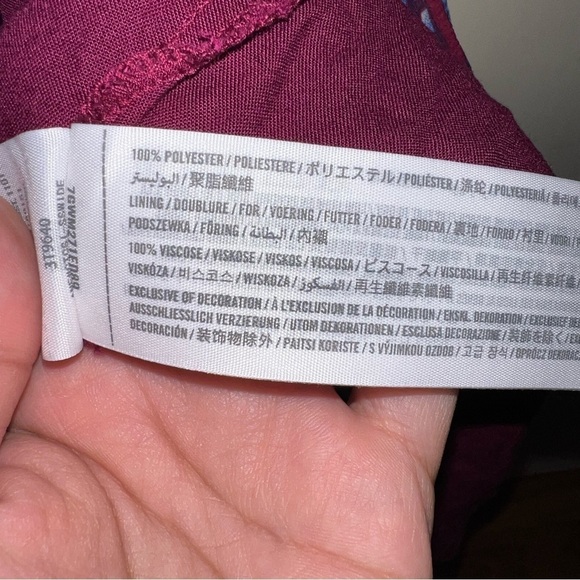 Hollister Burgundy Halter Beaded Neckline Floral Tank Blouse Size Small - Picture 7 of 13